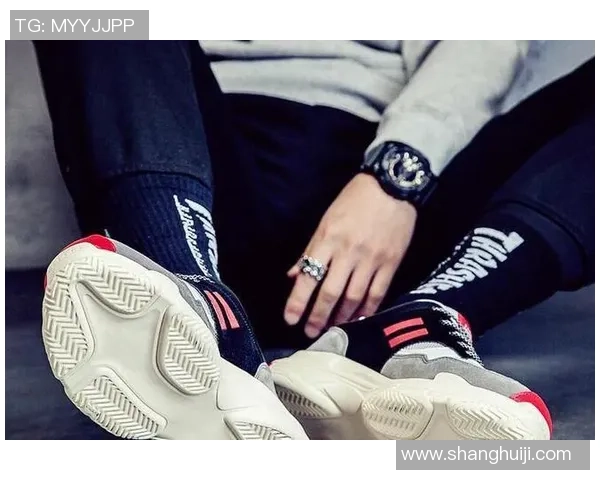 短袖足球的魅力与实用性探讨适合夏季运动的最佳选择与搭配建议